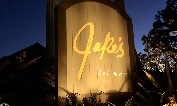 Del Mar House | Vacation Rental!100 yards to the sand! Two blocks to Jake's!