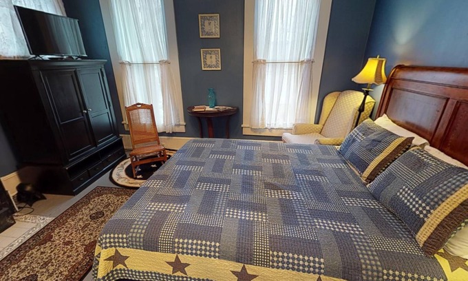 Nelsonville Bed & Breakfast | Vacation Rental Bed and Breakfast w/Hot Tub near Hocking Hills in Nelsonville