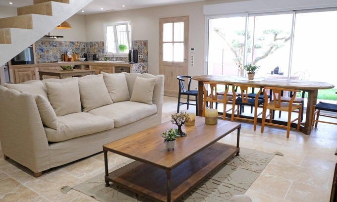 Aureille Villa | Vacation rental house with pool AUREILLE LS1-386