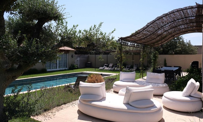 Aureille Villa | Vacation rental house with pool AUREILLE LS1-401