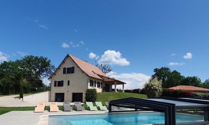 Rueyres House | Vacation rental in the countryside-private indoor pool (8x4)