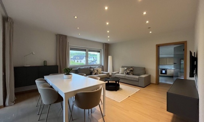 Hundsangen Apartment | Vacation rental with balcony for up to 7 people