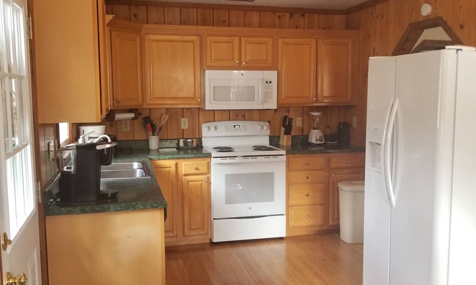 Mills River House | Vacation Retreat with all the amenities At a Great Price!