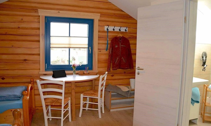 Quitzdorf am See Apartment | Vacation room Wels-Bude with shower/WC