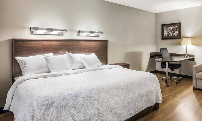 Woburn House | Vacation Starts Here! 2 Comfortable Units, Pets Allowed, Steps to Woburn Mall!