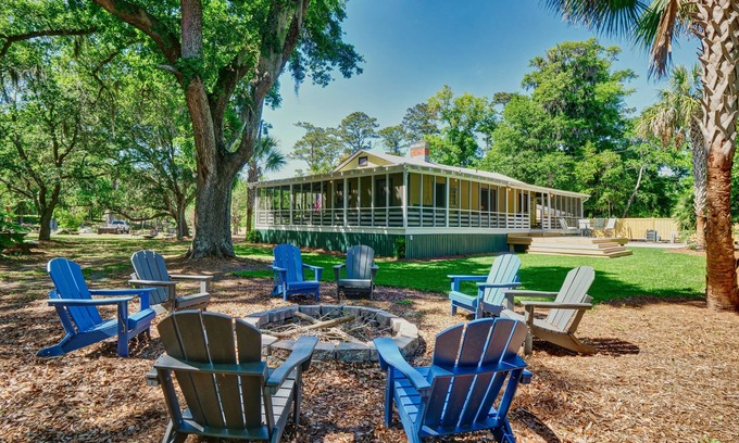 Wilmington House | Vacation time! Spacious newly remodeled retreat with all the comforts to unwind.