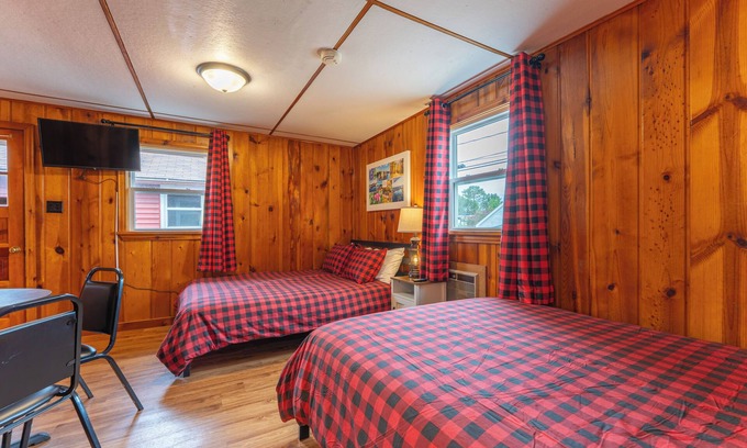 Ely Cabin | Vacation UniquEly cottage #3