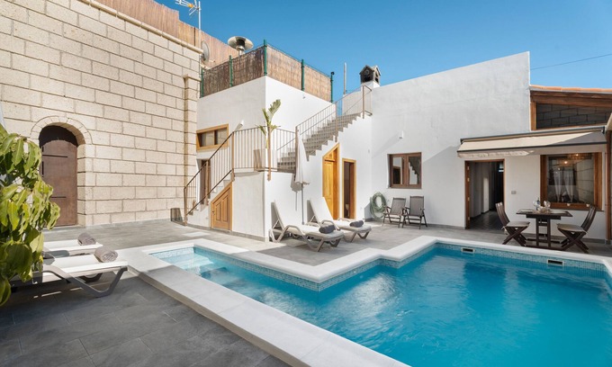 Fasnia Villa | Vacation Villa 'Casa América' with Sea View, Wi-Fi and Air Conditioning