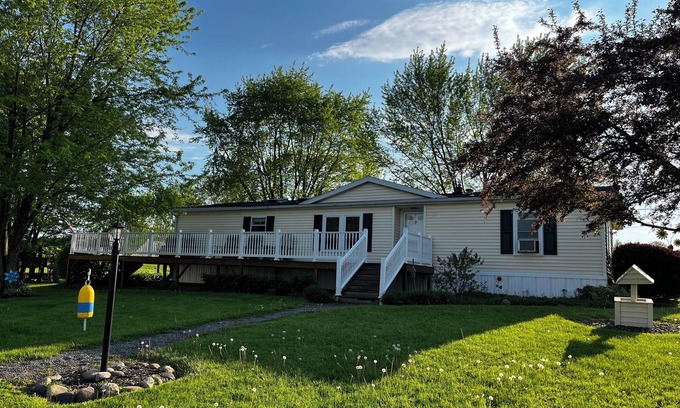 Watkins Glen House | Vacationing doesn’t have to be a chore; it can be a pleasure at Arbor Roads!