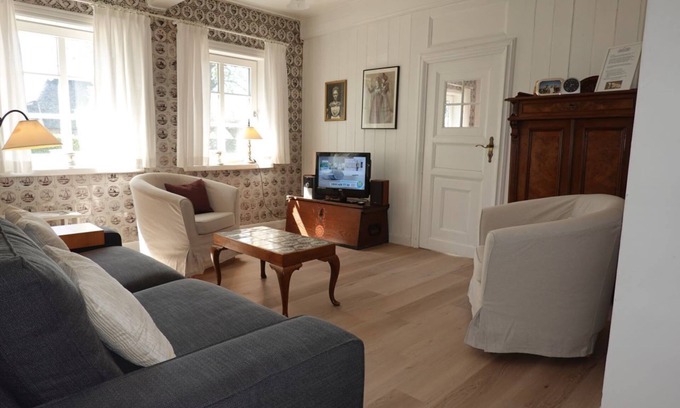 Suderende Apartment | Vacations in an old Frisian house in the old town center of Oldsum