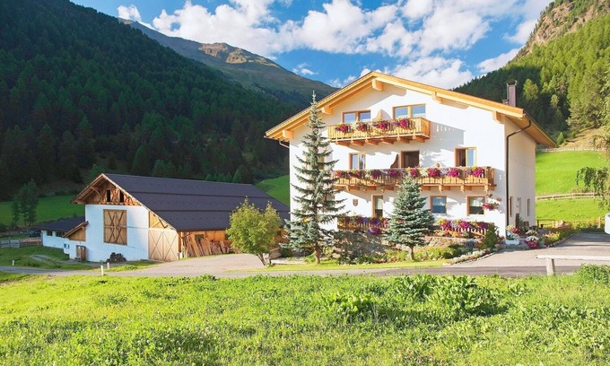Malles Venosta Apartment | Vacations on an organic farm in South Tyrol (Vinschgau Valley) - cozy vacation apartments