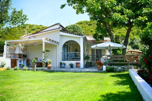 Agia Paraskevi House | Vague Summer House