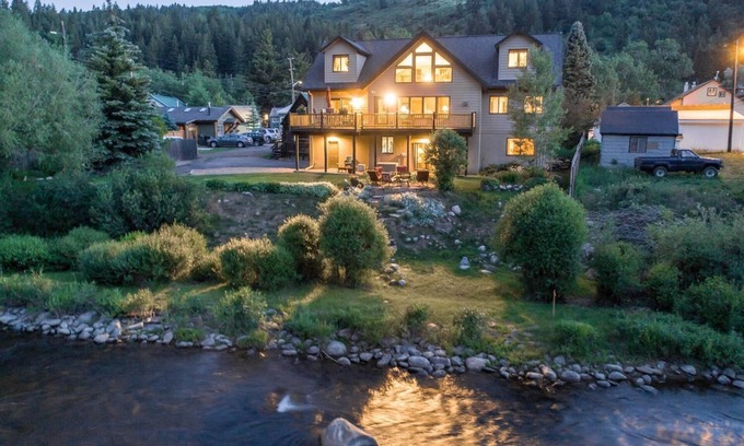 Minturn House | Vail Ski and Trout Haven, Riverfront, Hot Tub, Mountain Views. Minturn living.