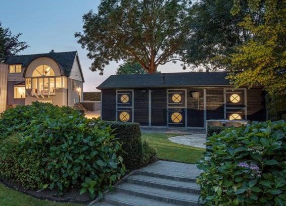 Wijk en Aalburg House | Vakantiehuis Onder de Peppel met sauna en jacuzzi