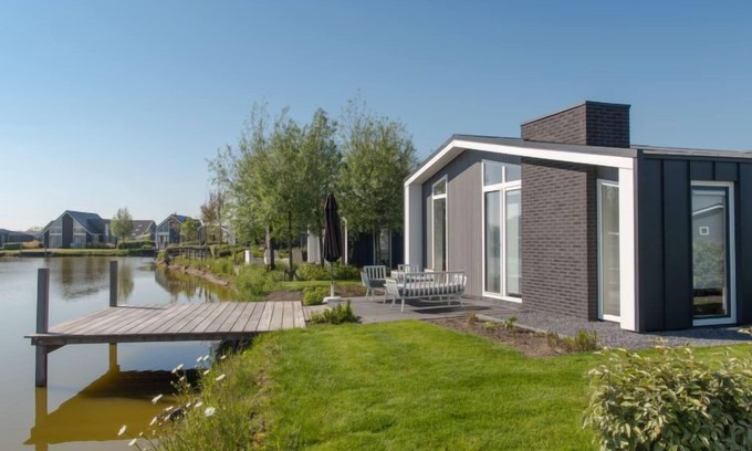 Wemeldinge House | Vakantiehuis Ruisweg 28 by Interhome