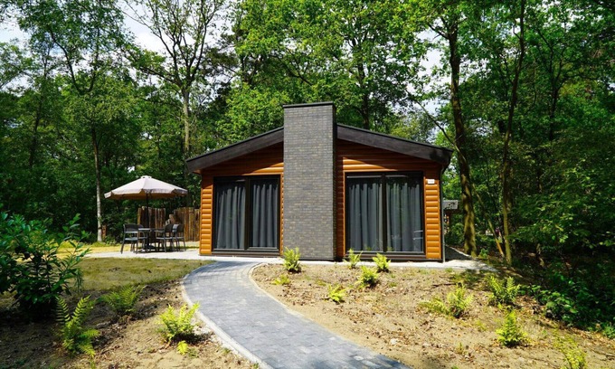 Ruinen Ski Chalet | Vakantiepark De Wiltzangh - Hackfort Hottub 6