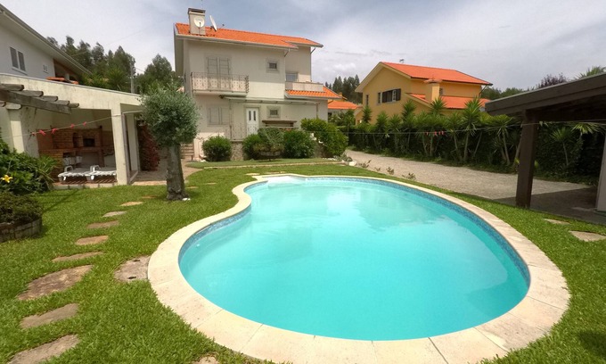 Santa Maria da Feira House | Valadas Guest House - 4 Bedroom Villa with Pool