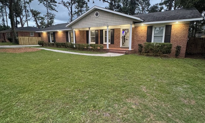 Valdosta House | Valdosta Gem: Classic Design with Modern Comfort