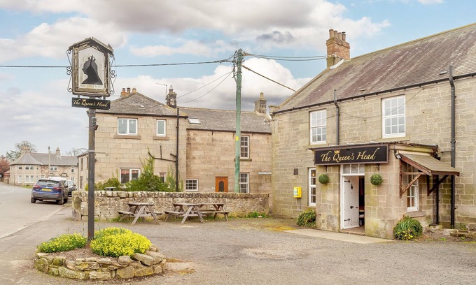 Glanton Apartment | Vale View - Five Bedroom Apartment, Sleeps 11