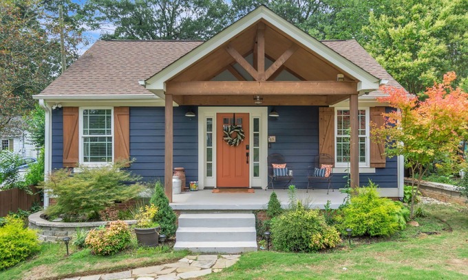 Greenville - Spartanburg House | Valencia Cottage - Greenville Monthly Rental