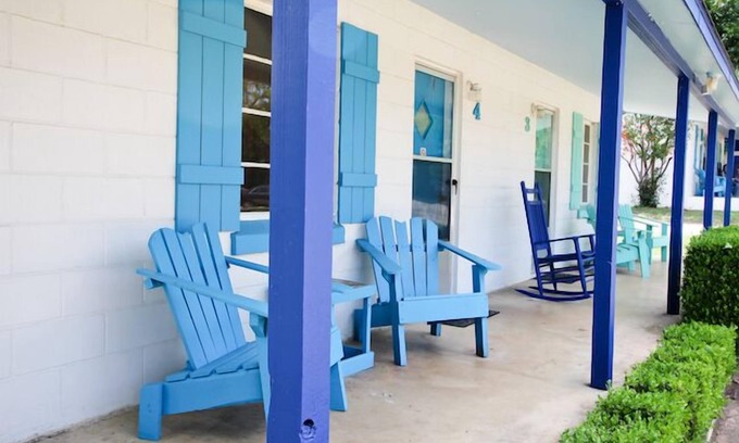 Kingsland Cabin | Valentine Lakeside - Cabin 2