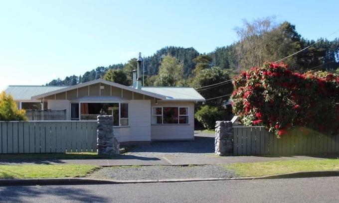 Turangi House | Valhalla Tongariro (wifi) - Fly Fishing, Tongariro Crossing, Skiing