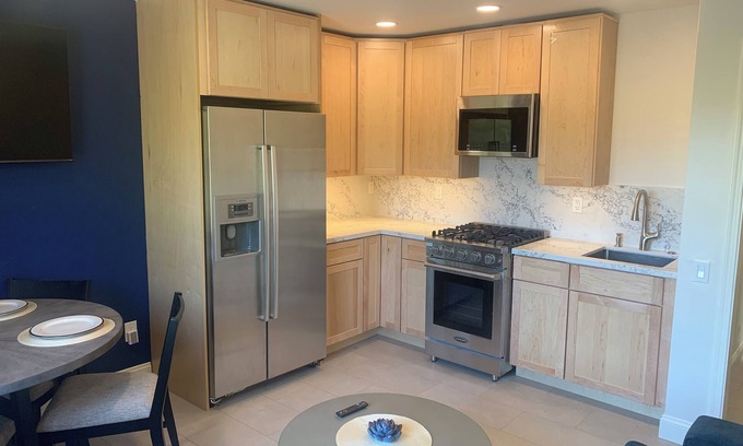 Poway Apartment | Valle verde get-away in upscale neiborhood!