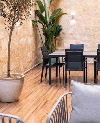 Floriana Apartment | Valletta Waterfront Backyard Flat by ArcoBnb