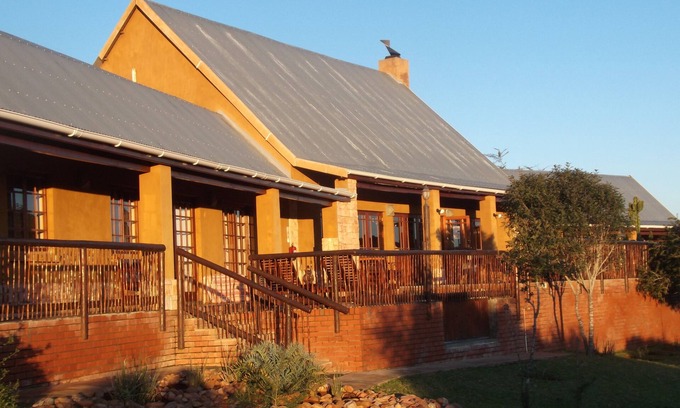 Nelson Mandela Bay Cabin | VALLEY BUSHVELD COUNTRY LODGE