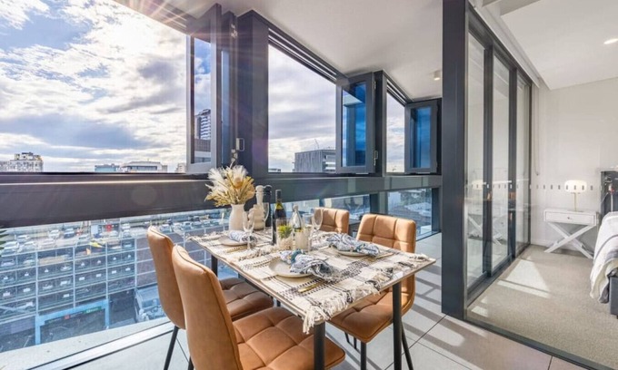 Fortitude Valley Apartment | Valley Centre Boutique 2Bed2bath Apt w/Pool + Car