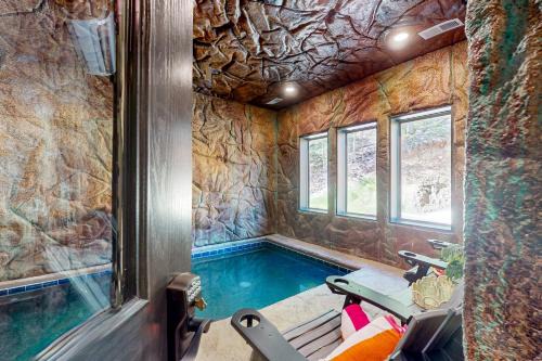 Gatlinburg - Pigeon Forge House | Valley Creek Castle