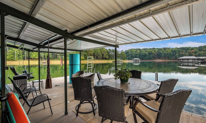 Seneca House | Valley Echoes on Lake Hartwell!