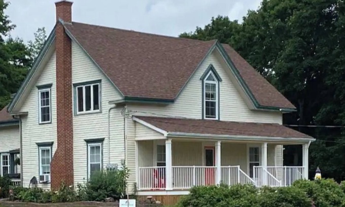Kentville Apartment | Valley home in Beautiful Downtown Kentville