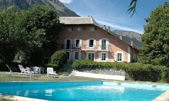 Chateauroux-les-Alpes House | valley of the embrunais, beautiful house of 16 beds with swimming pool