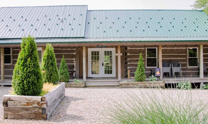 Cherry Creek Cabin | Valley View A and B - Rustic Log Cabin