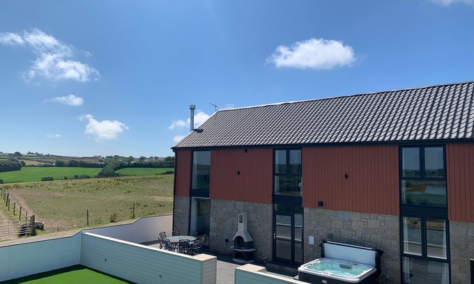 Mullion Cottage | VALLEY VIEW, pet friendly, luxury holiday cottage in Mullion