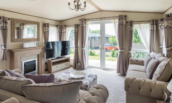 Truro House | Valley View with a luxurious hot tub