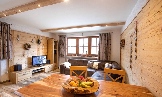 Grashof Apartment | Vallis 72 sqm, terrace, kitchenette, 2 bedrooms, living room, max 4 persons