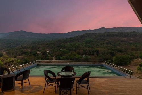 Kadadhe Villa | Vallys,in -Valley View with Infinity Pool