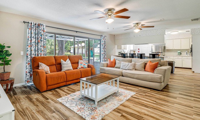 Valrico House | Valrico Vacation Rental ~ 10 Mi to Dinosaur World!