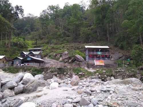 Pedong House | Vamoosetrail Reshi River Cottage