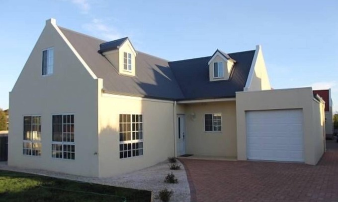 Evandale House | Van Diemens Cottage.