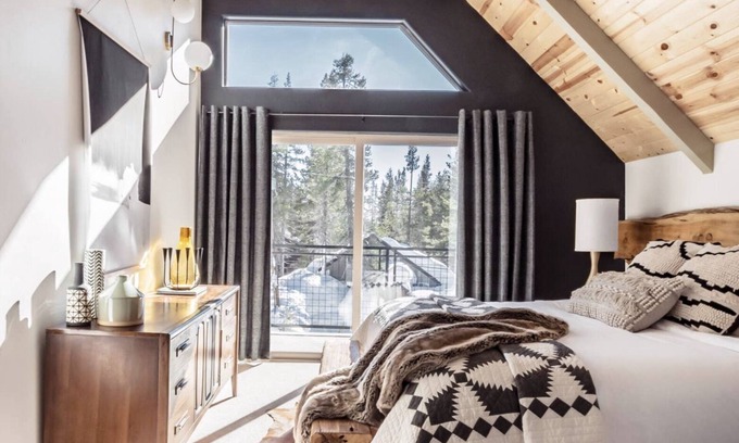 Serene Lakes Cabin | Van Norden Lodge: Serene Lakes + Hot tub & Sauna