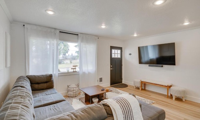Orchards House | Vancouver Vacation Rental 16 Mi to Portland!