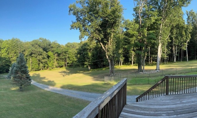 Hico House | Vandalia Retreat, 3 bedroom home situated on 10 acres of wooded privacy!