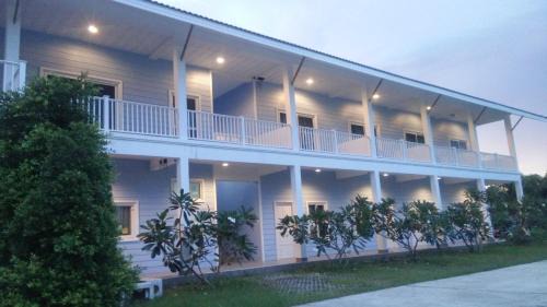 Khlong Thom Hotel | Vanilla Ville Resort