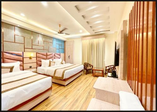 Kakarmatha Hotel | VARANASI HOTEL MANTVA PALACE Near Kashi Vishwanath Temple - A Luxuary Hotel In Varanasi