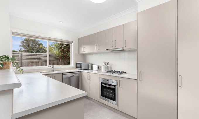 Geelong West House | Varee - Newly Renovated & Stylish