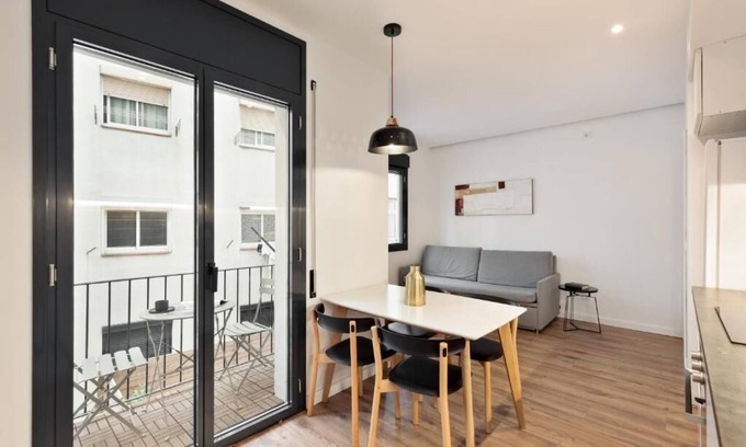 L'Hospitalet de Llobregat Apartment | VARIOS APTOS. BARCELONA/HOSPITALET DE LLOBREGAT, 3 pers/apto.