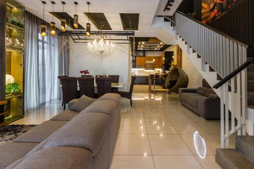 Central Seberang Perai House | Varnen Cozy Haven